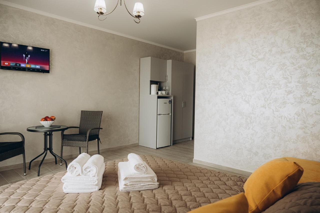 Три Слона Hotel Zatoka Buitenkant foto