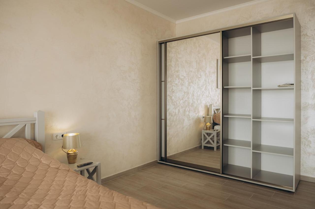Три Слона Hotel Zatoka Buitenkant foto