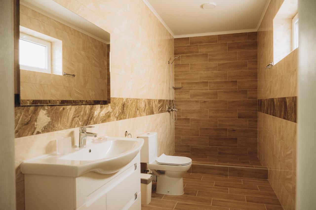 Три Слона Hotel Zatoka Buitenkant foto