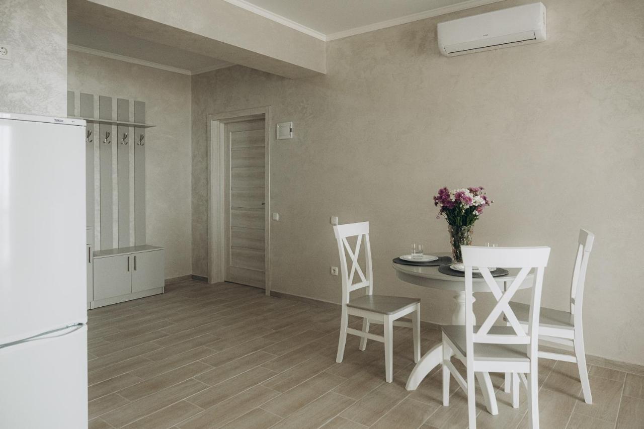 Три Слона Hotel Zatoka Buitenkant foto