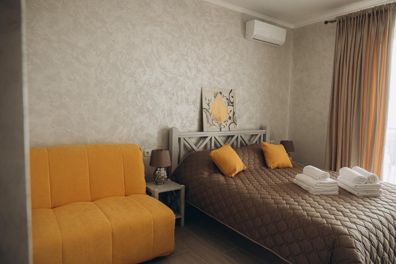 Три Слона Hotel Zatoka Buitenkant foto