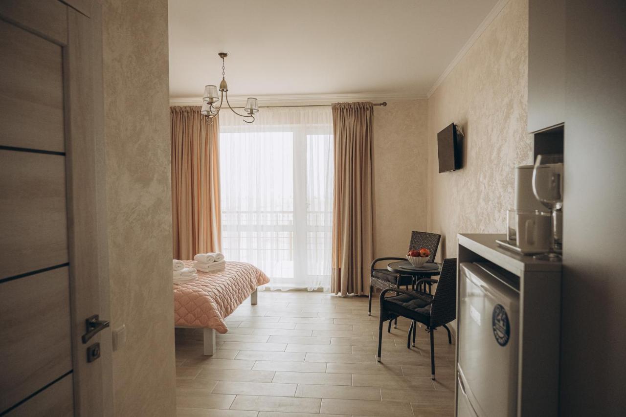 Три Слона Hotel Zatoka Buitenkant foto