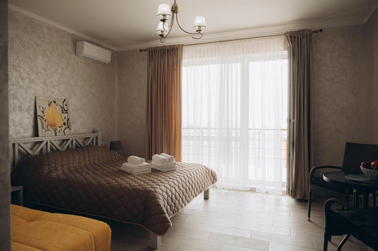 Три Слона Hotel Zatoka Buitenkant foto