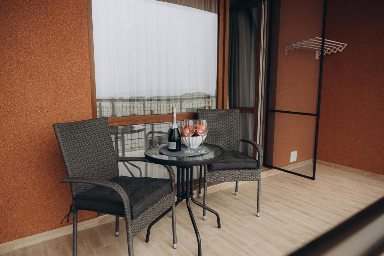 Три Слона Hotel Zatoka Buitenkant foto