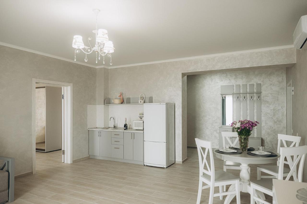 Три Слона Hotel Zatoka Buitenkant foto