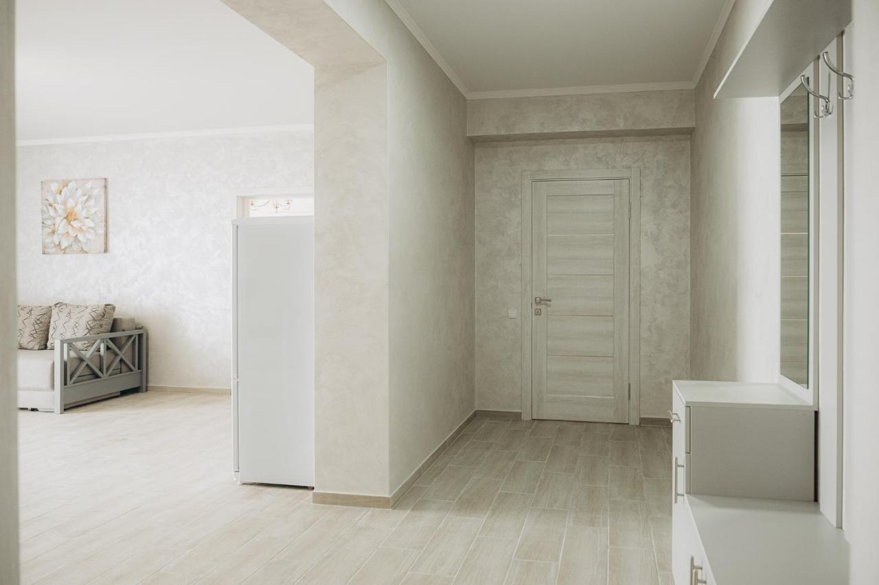 Три Слона Hotel Zatoka Buitenkant foto