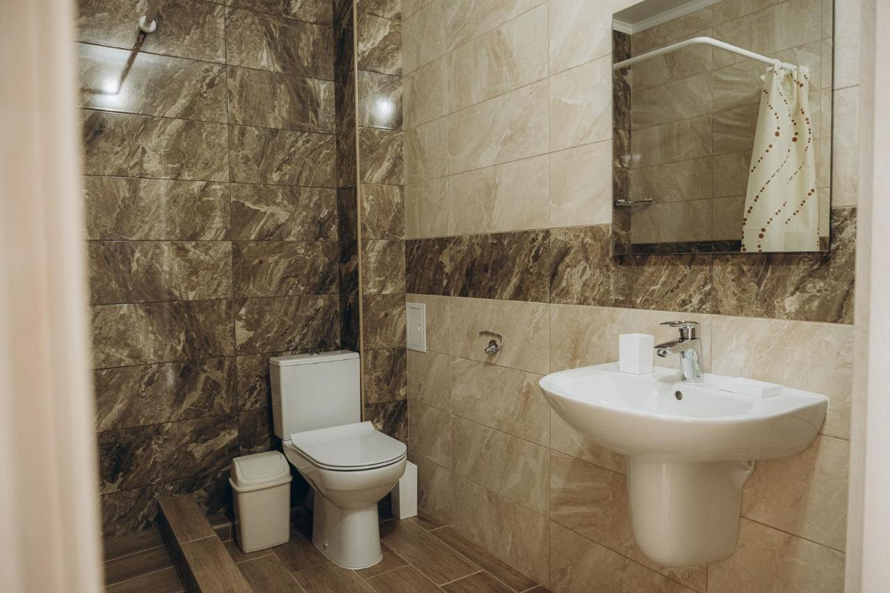 Три Слона Hotel Zatoka Buitenkant foto