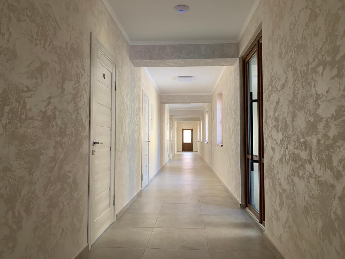 Три Слона Hotel Zatoka Buitenkant foto